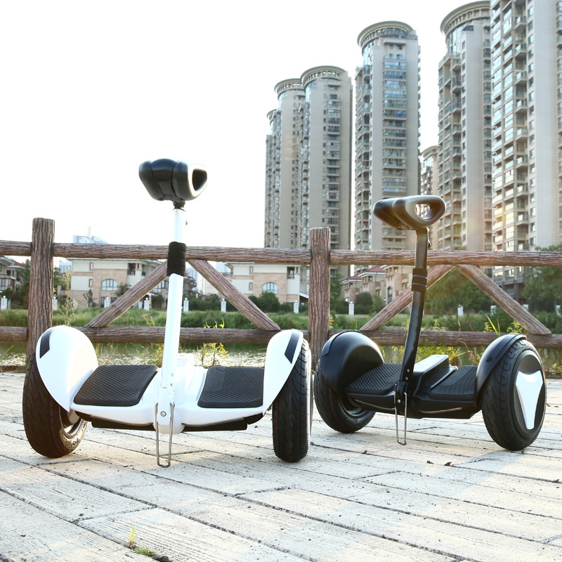 2022 Ruota flash economica da 10,5 pollici fuoristrada con bilanciamento automatico Hoverboard elettrico autobilanciato per auto con musica